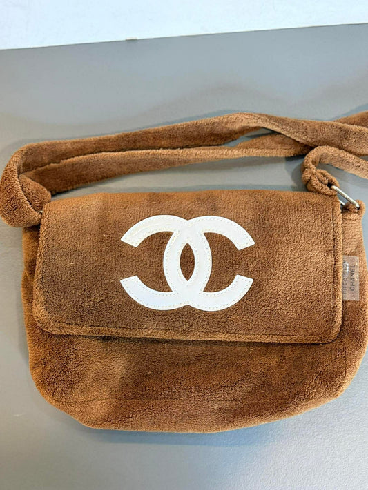 Chanel – Terry Cloth Clutch (Brown)