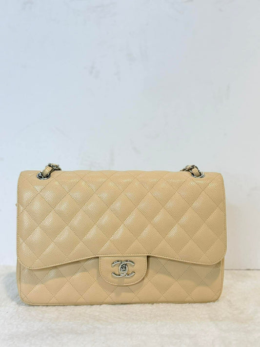 Chanel – Classic Flap Bag (Beige)