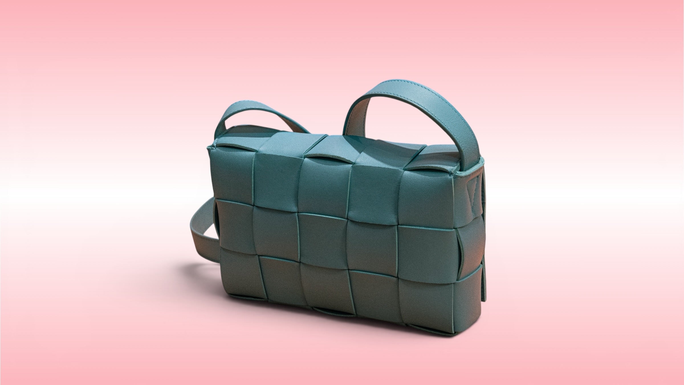 Bottega Veneta Maxi Intrecciato Cassete Bag