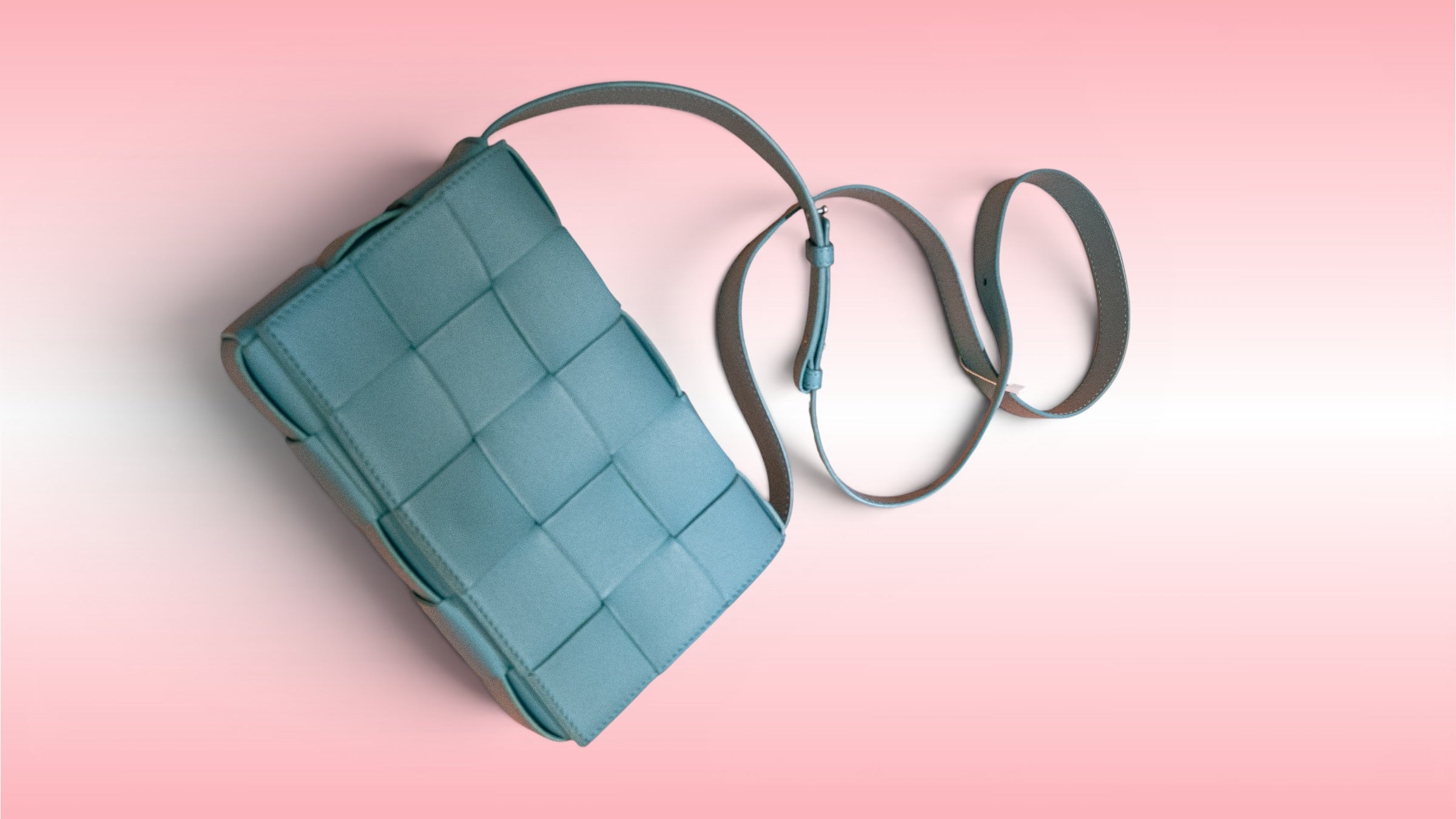 Bottega Veneta Maxi Intrecciato Cassete Bag