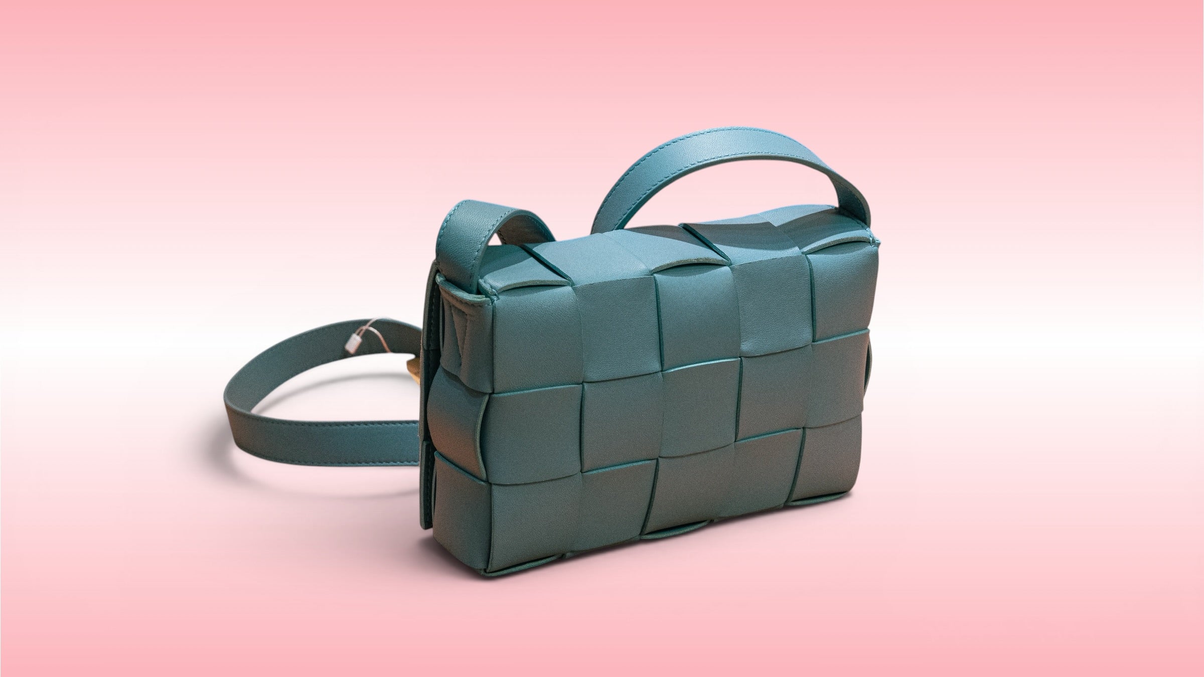 Bottega Veneta Maxi Intrecciato Cassete Bag