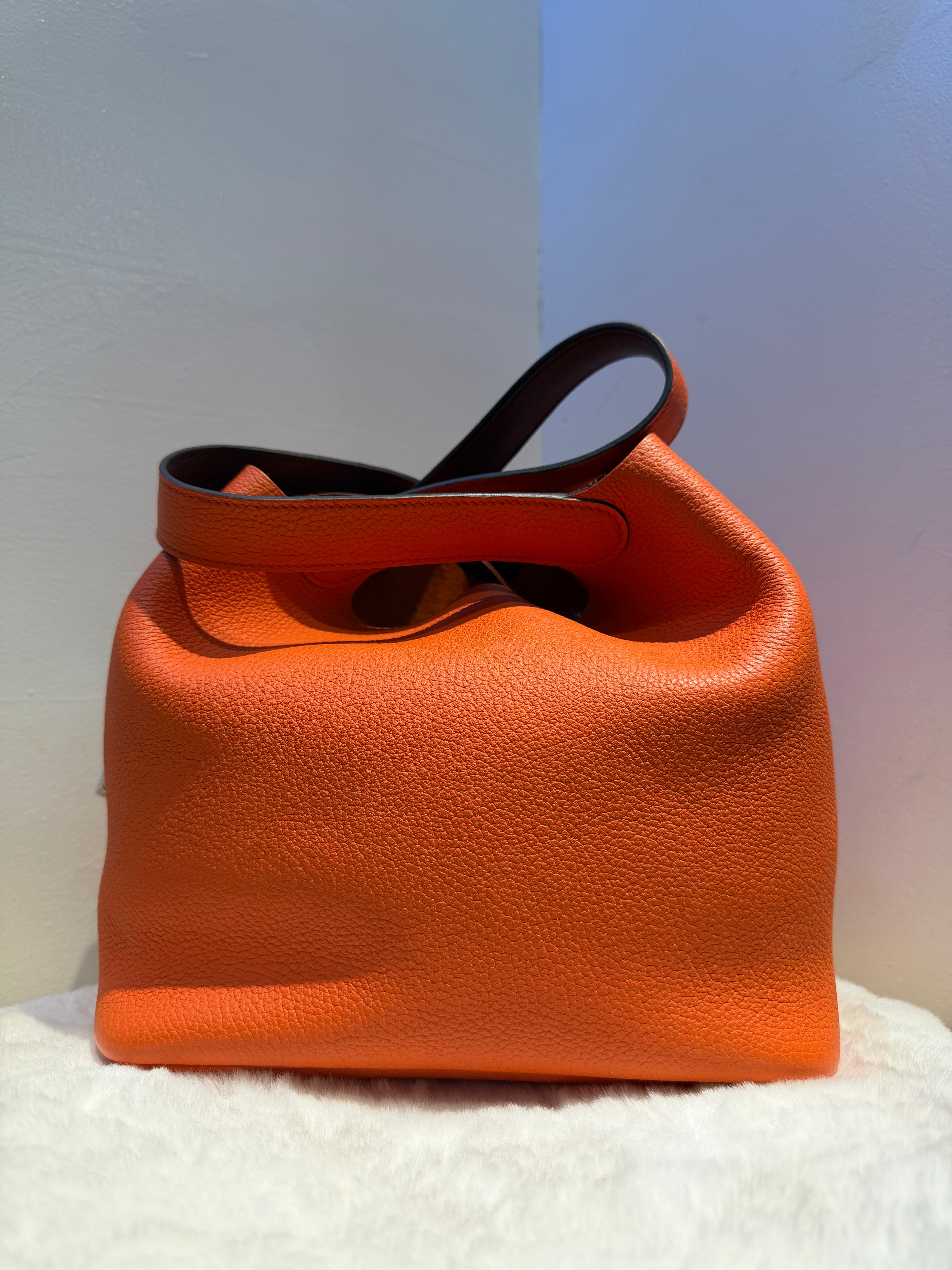 Hermes Picotin Lock 22 (Orange)