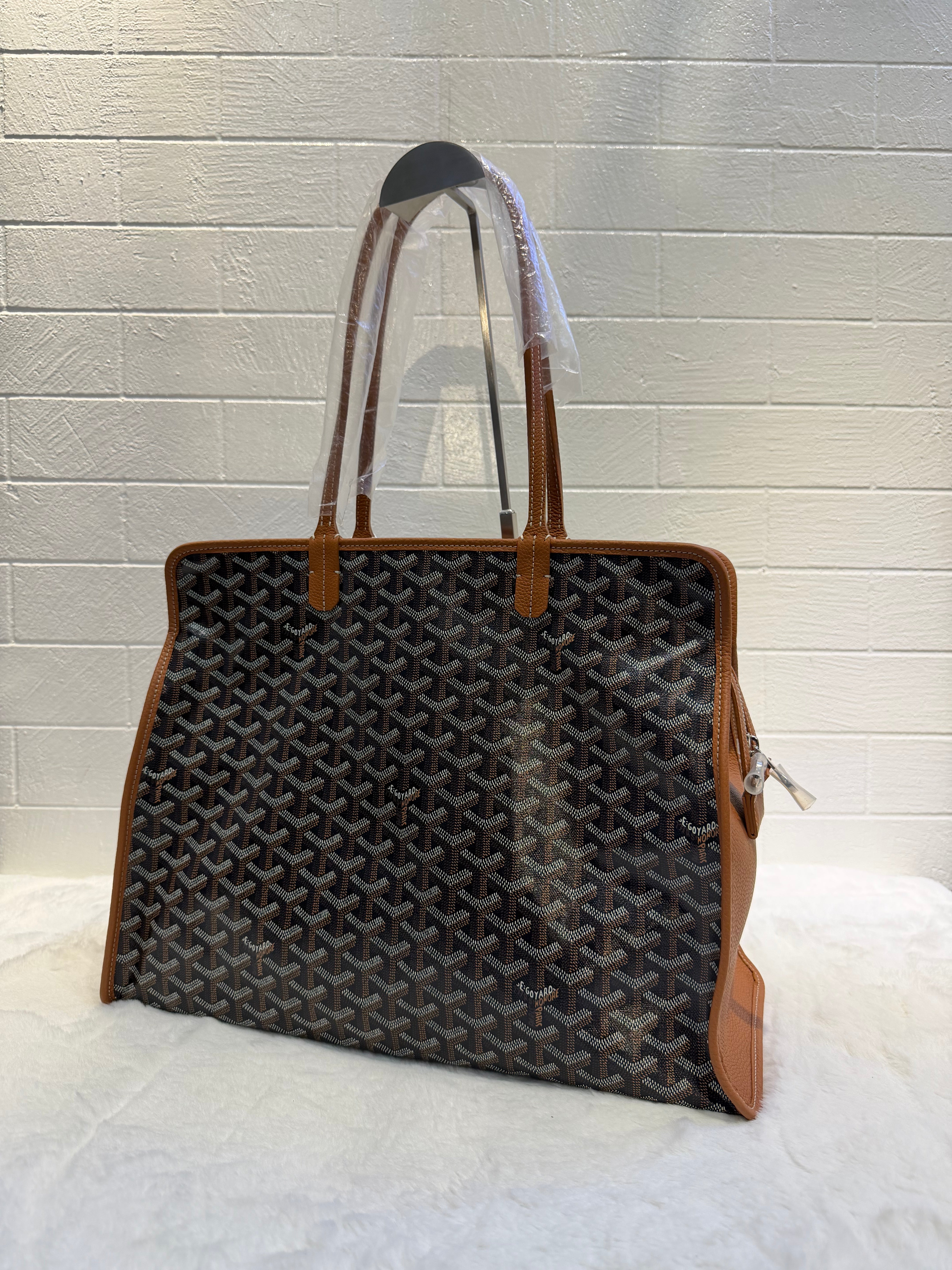 Goyard Sac Hardy PM Bag 42 (Black and Tan)