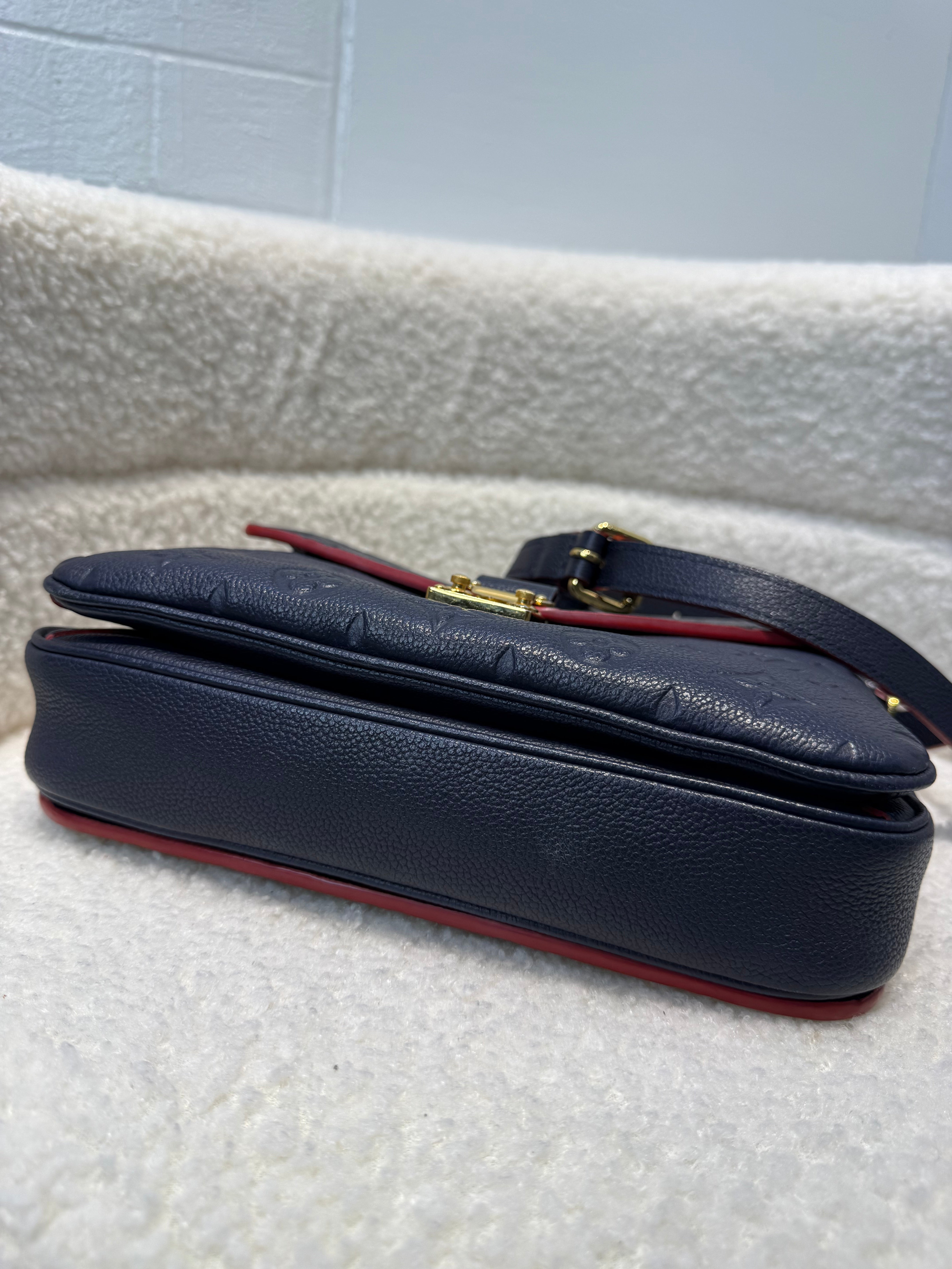 Louis Vuitton Pochette Metis Bag
