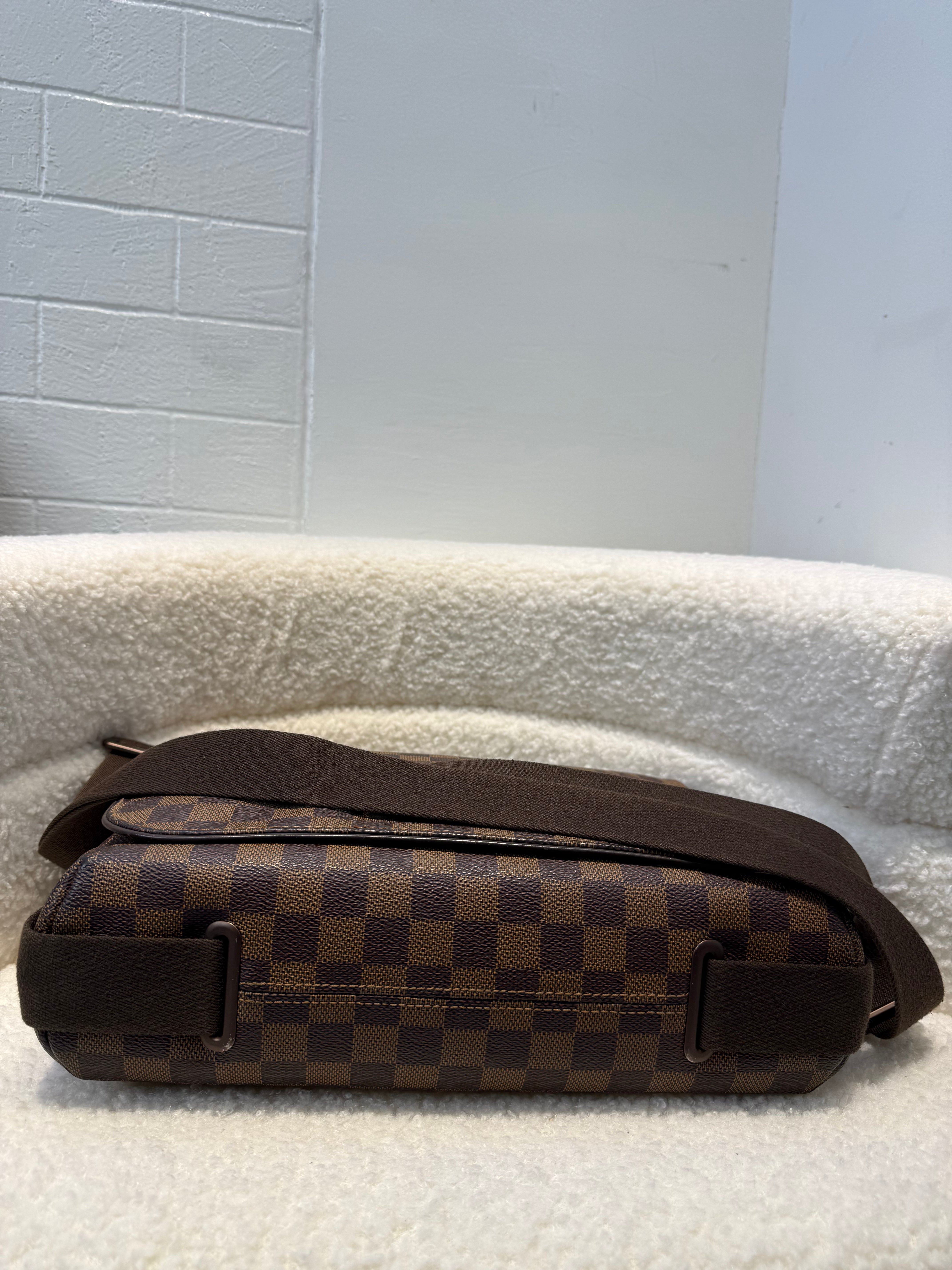 Louis Vuitton Damier Ebene Brooklyn MM Messenger Bag