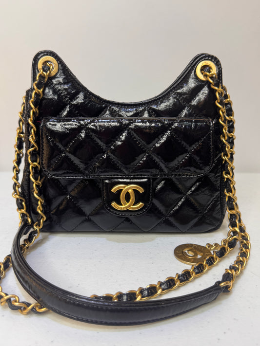 Chanel – Small Classic Flap Bag (Black)