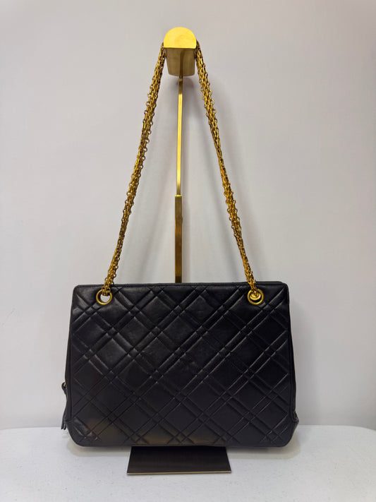 Chanel – Vintage Vertical Quilted Shoulder Bag (Black)